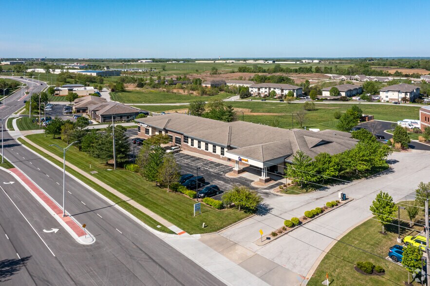 More Photos Of 3340-3350 NE Ralph Powell Rd, Lee's Summit Office For Lease