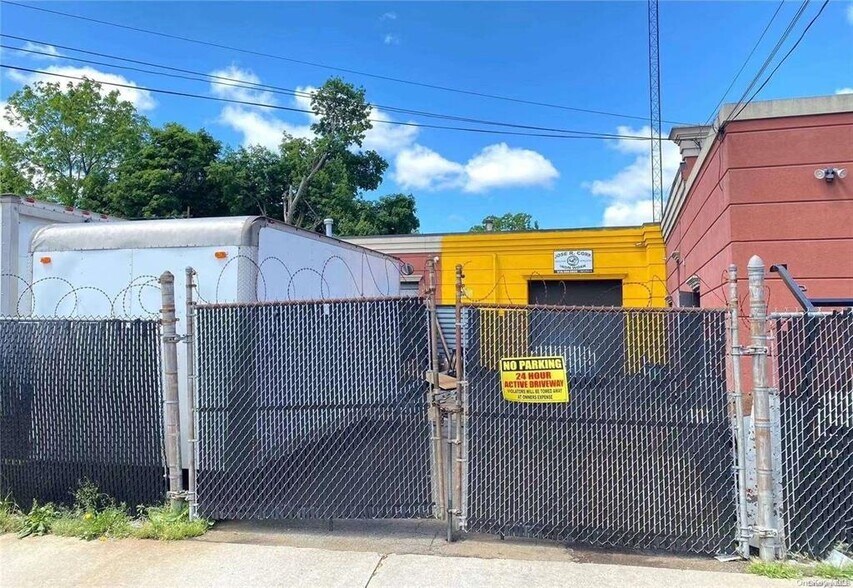 More Photos Of 154 Front St, Hempstead Auto Repair For Sale