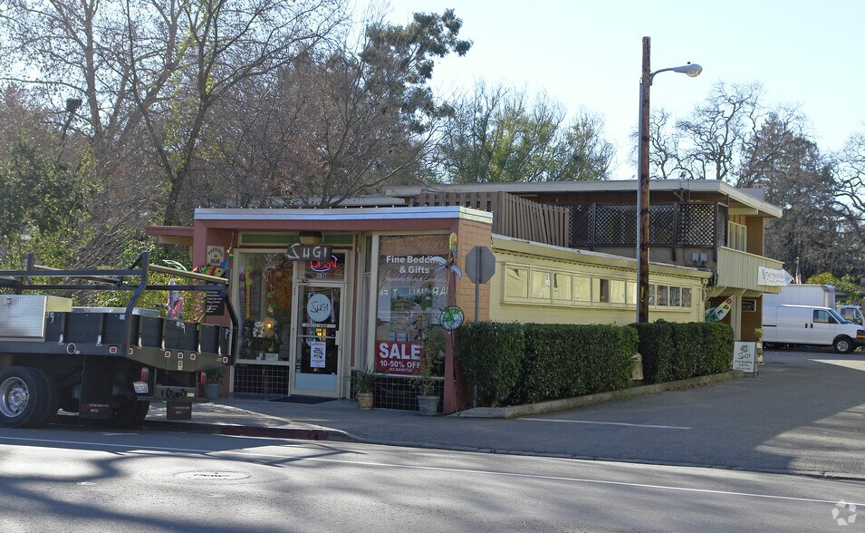 More Photos Of 3533-3547 Mt. Diablo Blvd, Lafayette Unknown For Lease