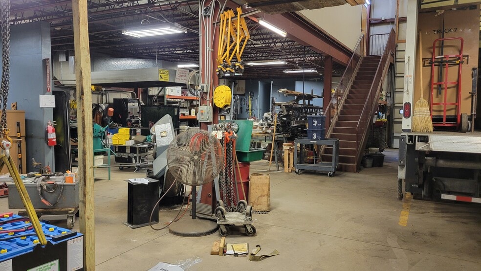 More Photos Of 363 Pickering Rd, Rochester Light Manufacturing For Sale