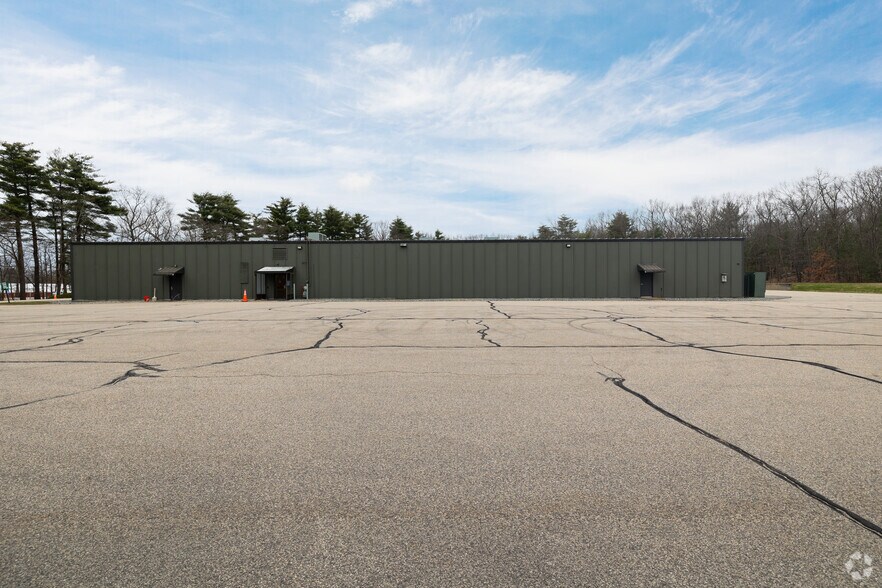 More Photos Of 1 Chase Park Rd, Seabrook Manufacturing For Lease