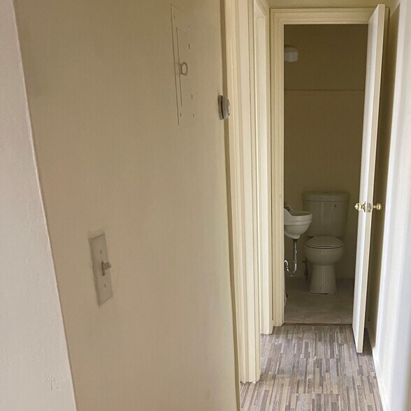 More Photos Of 10 Union Ave, Lynbrook Office For Sale