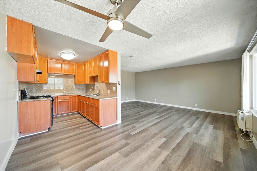 More Photos Of 1165 Thompson Ave, Glendale Apartments For Sale
