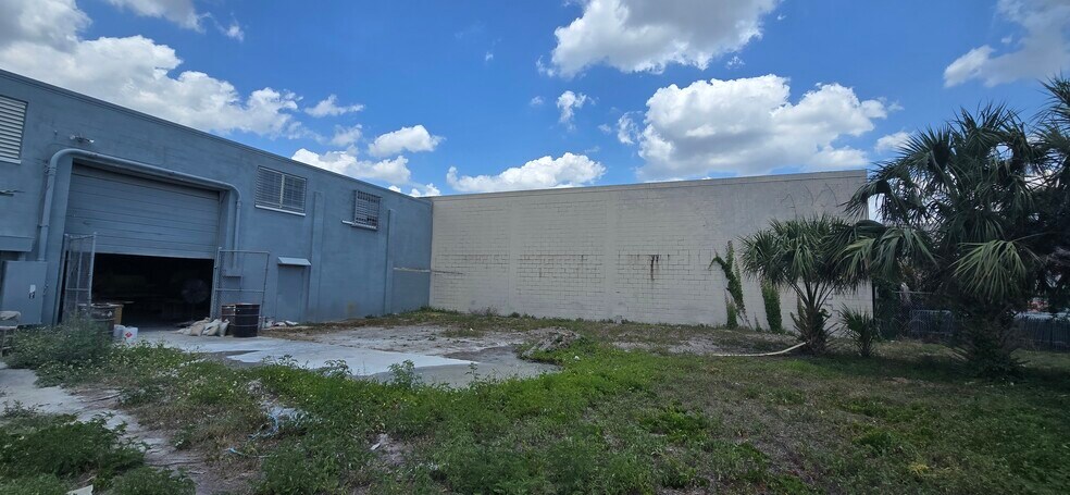 More Photos Of 310 W Grant St, Orlando Warehouse For Lease