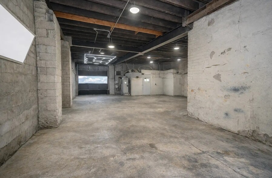 More Photos Of 1794 E 49th St, Brooklyn Auto Repair For Sale