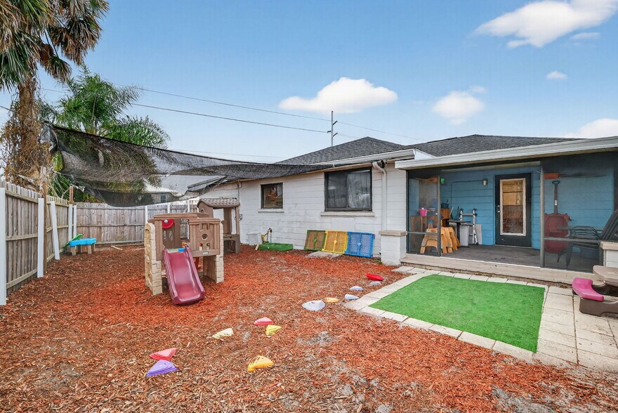 More Photos Of 4075 N County Road 19A, Mount Dora Daycare Center For Sale