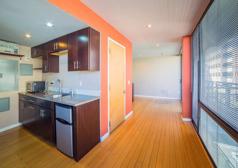 More Photos Of 220 Copper Ave NW, Albuquerque Office For Sale