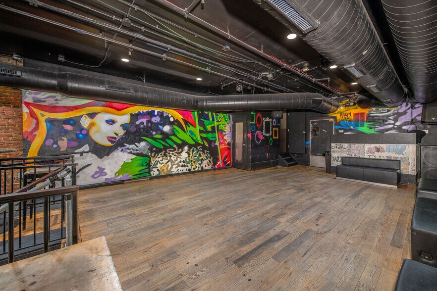 More Photos Of 112 Chestnut St, Philadelphia Storefront Retail Residential For Sale