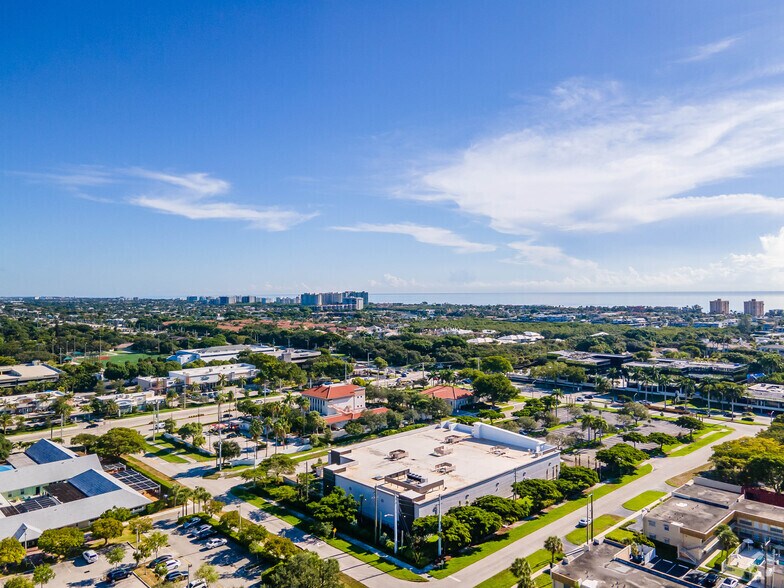 More Photos Of 4901 N Federal Hwy, Boca Raton Storefront For Lease
