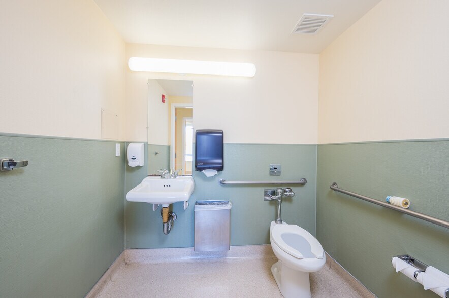 More Photos Of 325 Posada Ln, Templeton Healthcare For Lease