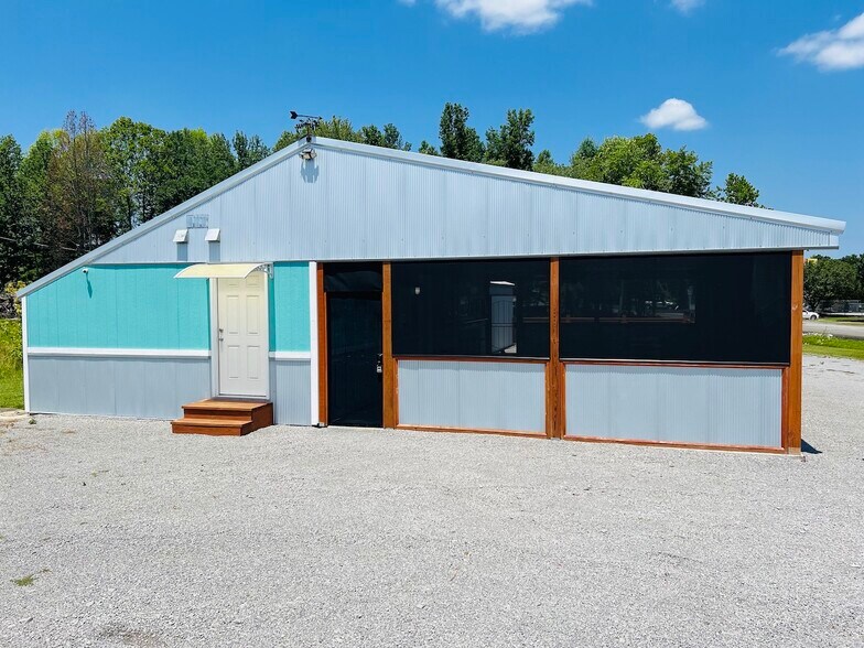 More Photos Of 128 Airport Rd, Jamestown General Retail For Sale