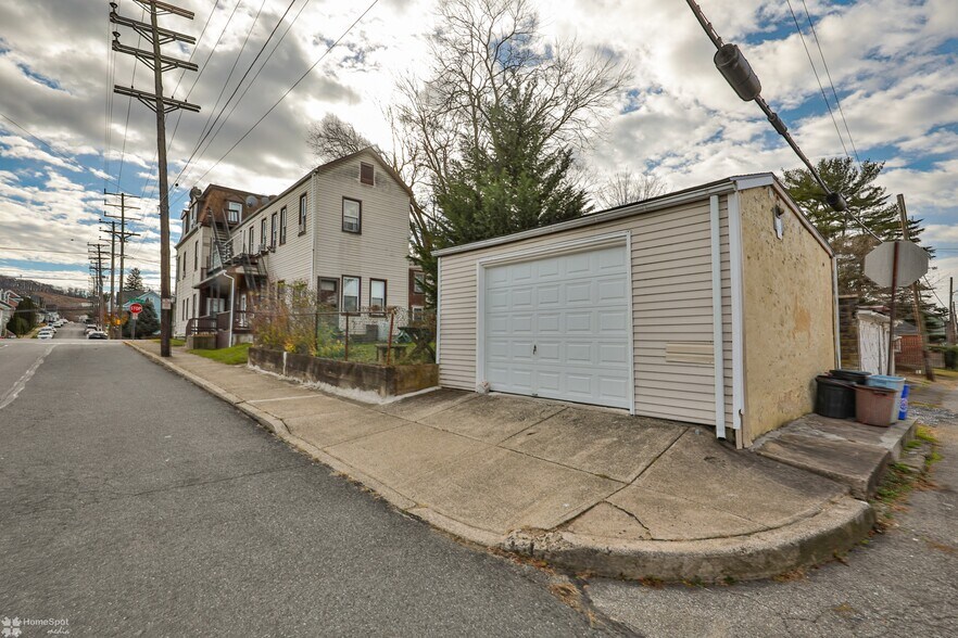 More Photos Of 801 W Berwick St, Easton Apartments For Sale