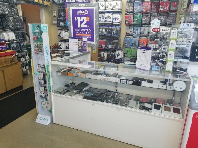 More Photos Of 9834-9850 Sandalfoot Blvd, Boca Raton General Retail For Sale