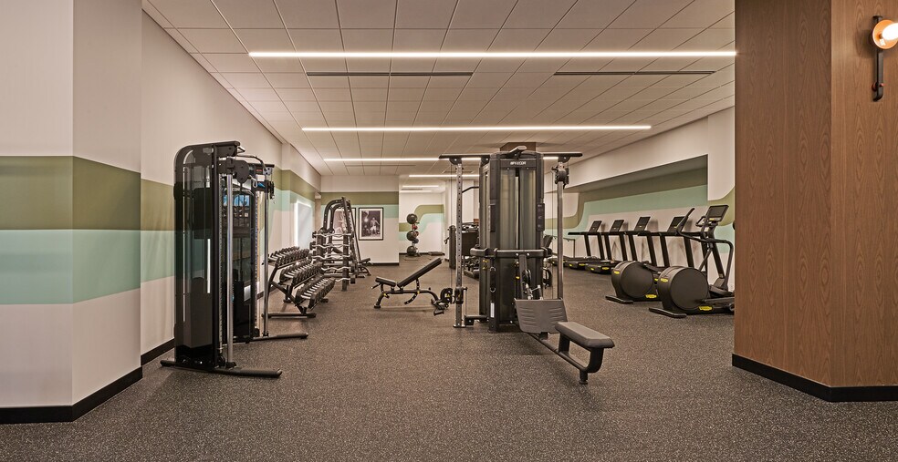 More Photos Of 625 Marquette Ave, Minneapolis Office For Sale
