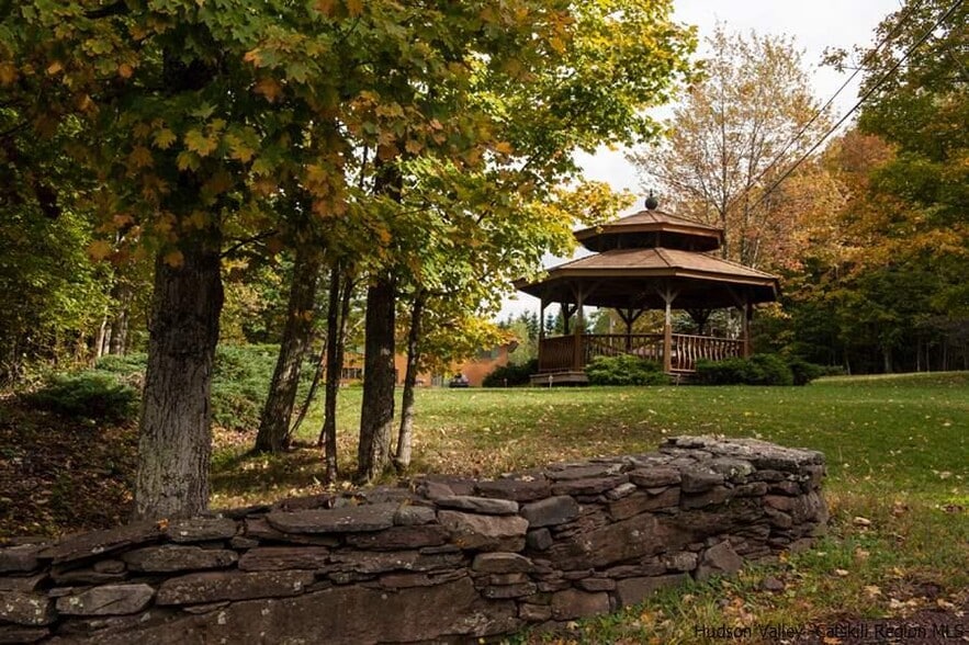 More Photos Of 218 NY-296, Windham Hotel For Sale