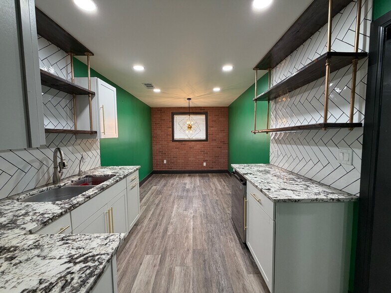 More Photos Of 6401 N Golder Ave, Odessa Warehouse For Lease