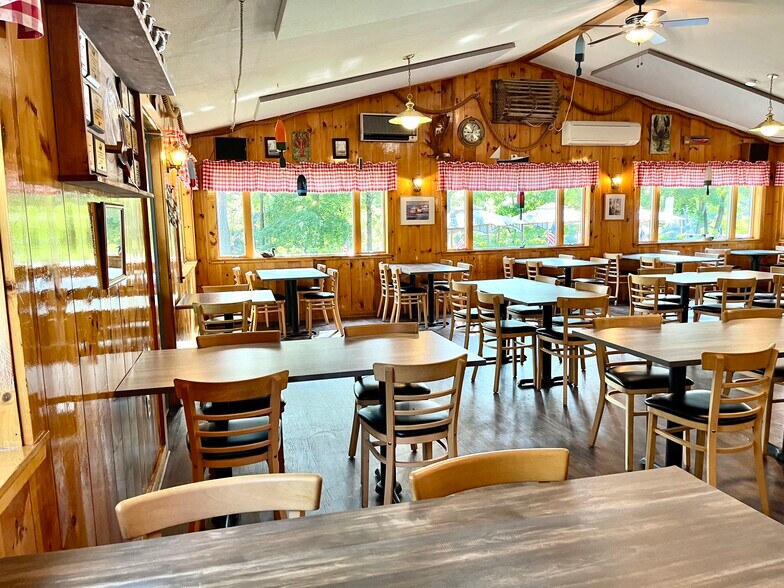 More Photos Of 8 South St, Ellsworth General Retail For Sale