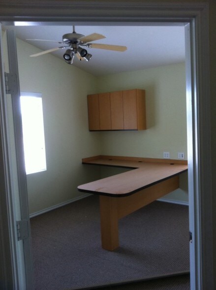 More Photos Of 11585-2 Hwy 181, San Antonio Office For Lease