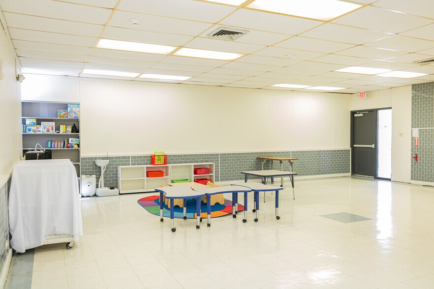 More Photos Of 900 W WM J Bryan Pky, Bryan Schools For Sale