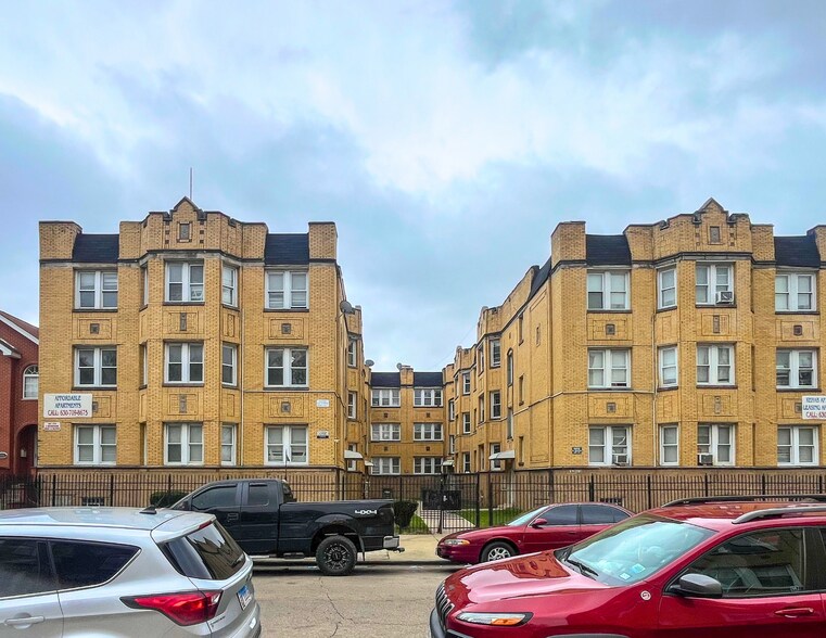 Primary Photo Of 4317 W Flournoy St, Chicago Apartments For Sale
