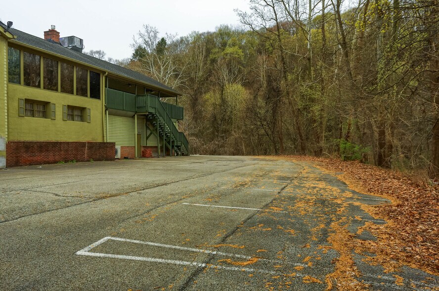 More Photos Of 634 Camp Horne Rd, Pittsburgh General Retail For Sale