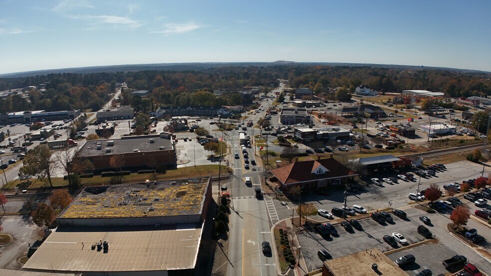 More Photos Of 13 N Broad St, Winder Office For Sale