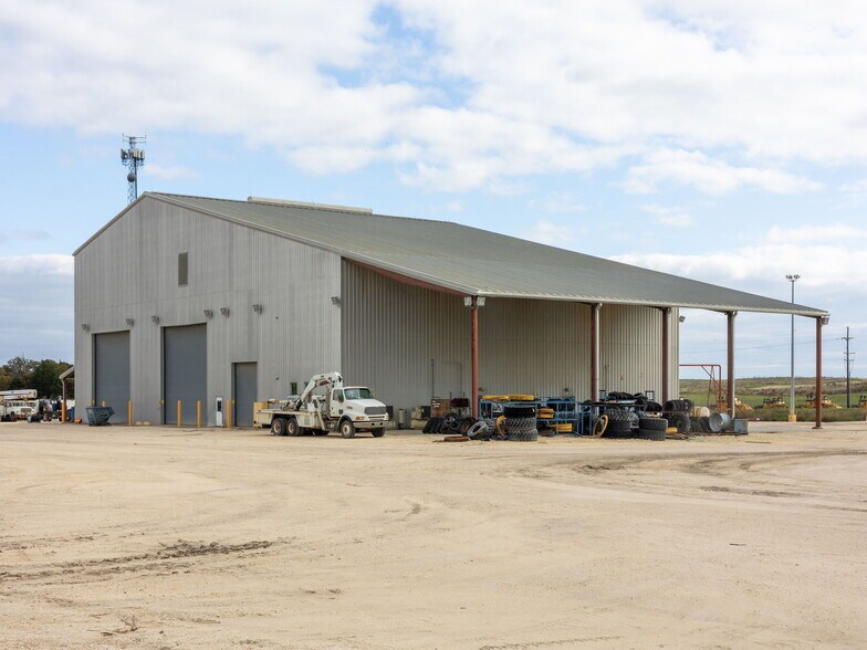 More Photos Of 7207 W FM 696, Elgin Industrial For Sale