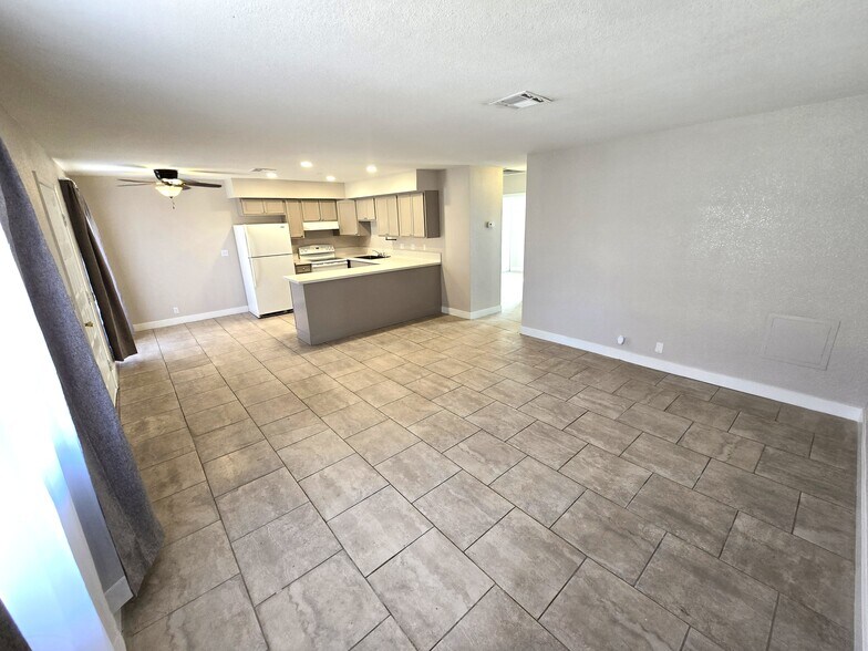 More Photos Of 4300 N Lamont St, Las Vegas Apartments For Sale