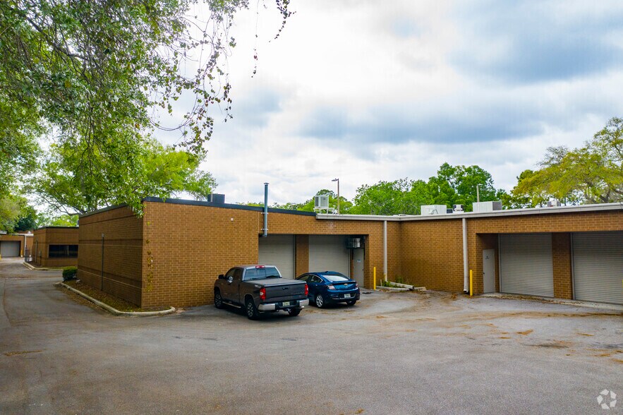More Photos Of 5909 Hampton Oaks Pky, Tampa Unknown For Lease