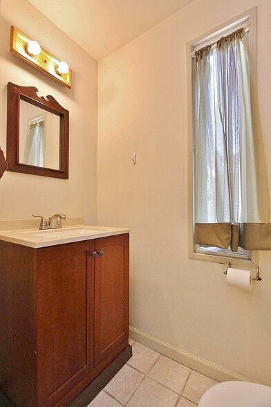 More Photos Of 231 Clinton Ave, Kingston Loft Creative Space For Sale