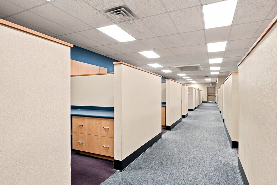More Photos Of 2701 Crimson Canyon Dr, Las Vegas Light Manufacturing For Sale