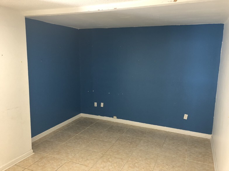 More Photos Of 760 Travelers Blvd, Summerville Flex For Lease