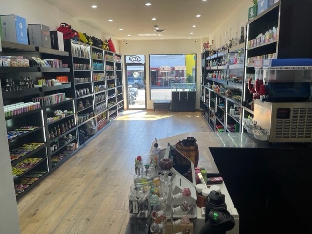 More Photos Of 7219-7223 Melrose Ave, Los Angeles Storefront For Lease