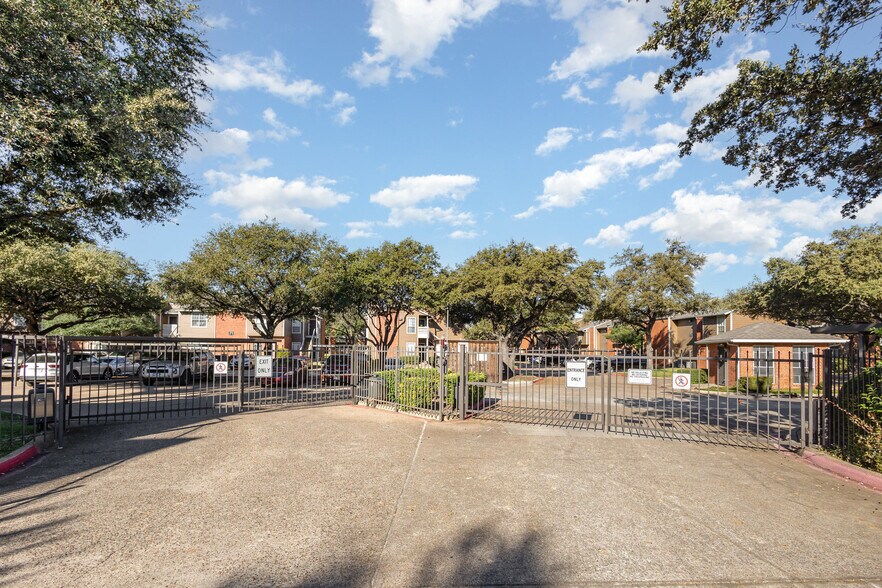 Primary Photo Of 3601 W Northgate Dr, Irving Apartments For Sale
