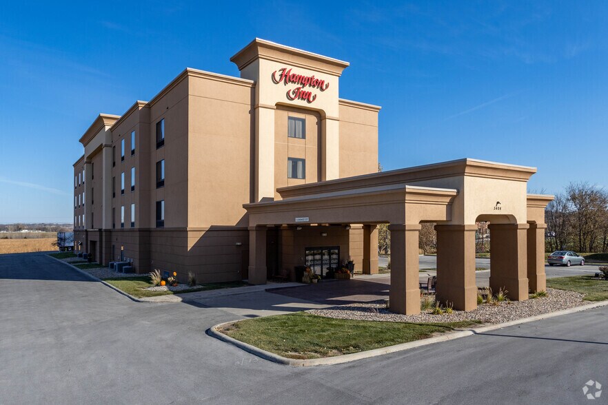 More Photos Of 3404 Samson Way, Bellevue Hotel For Sale