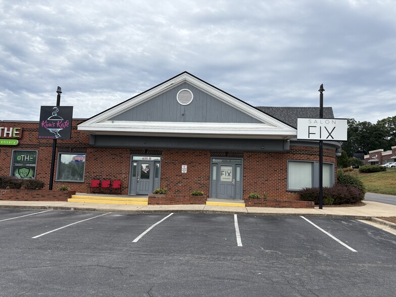 More Photos Of 435 Dolley Madison Rd, Greensboro Freestanding For Lease