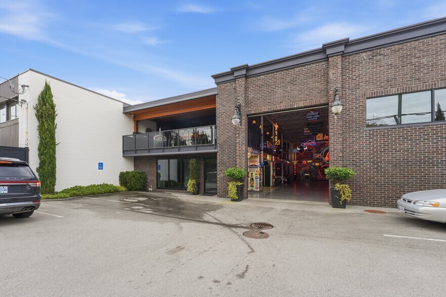 More Photos Of 935 Sherwood Ave, Coquitlam Warehouse For Sale