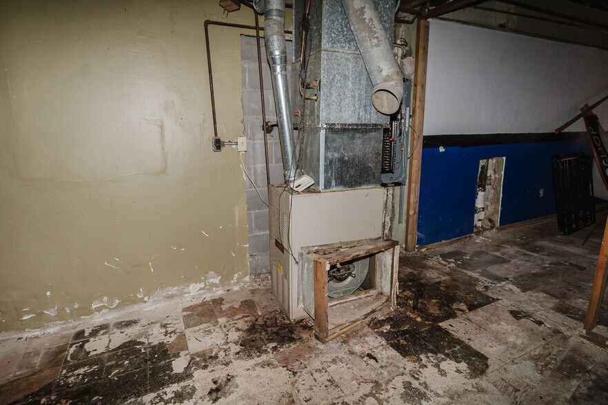 More Photos Of 3117 E 13th St, Wichita Freestanding For Sale