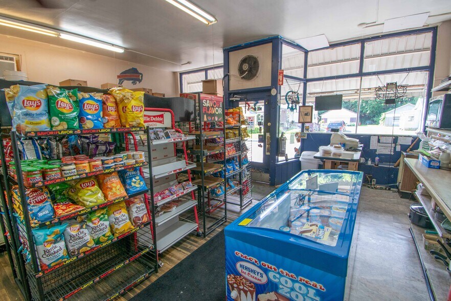 More Photos Of 301 E North St, Geneva Apartments For Sale