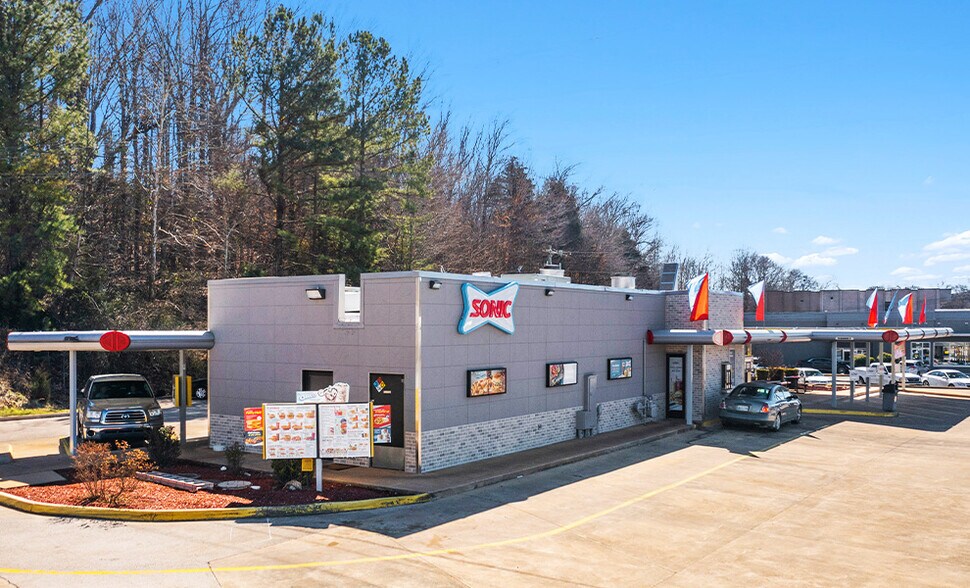 Primary Photo Of 224 Dexter L. Wood Memorial, Waynesboro Fast Food For Sale