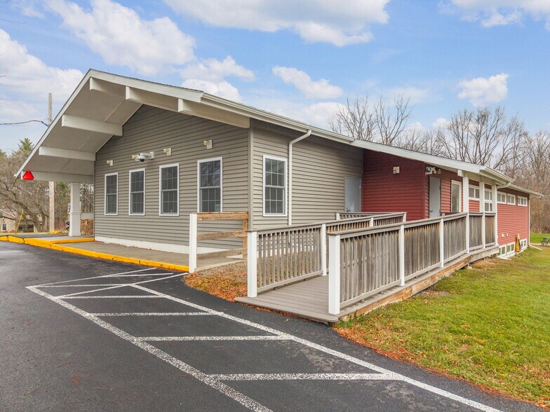 More Photos Of 4956 NY-30, Schoharie Flex For Sale