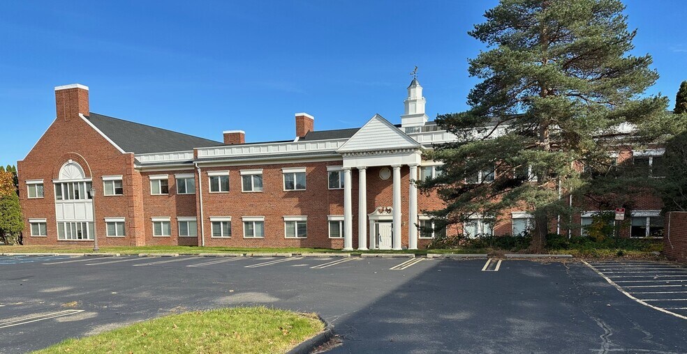 More Photos Of 3300 University Dr, Auburn Hills Office For Lease