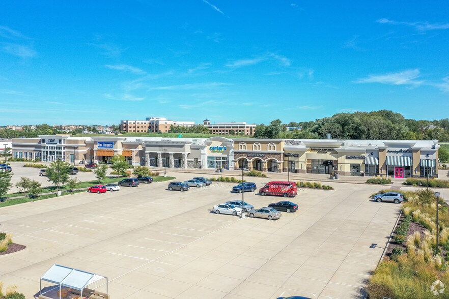 More Photos Of 4201 Elmore Ave, Davenport Unknown For Lease