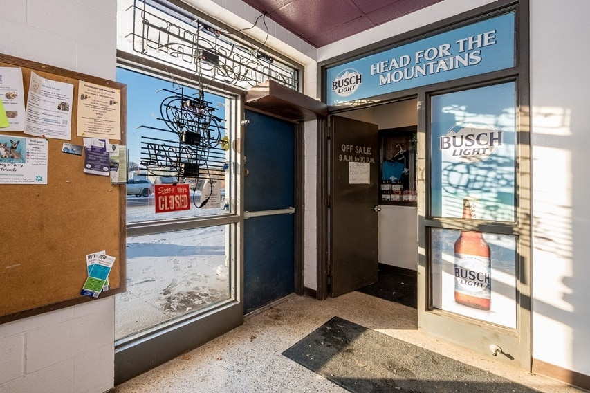 More Photos Of 236 E Maine St, Amboy Specialty For Sale