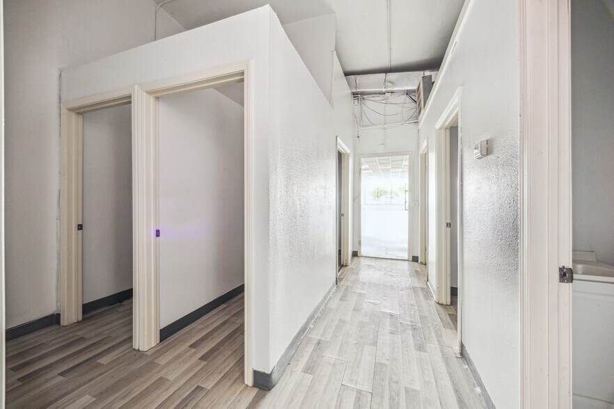 More Photos Of 3922-3936 Old Spanish Trl, Houston Unknown For Lease