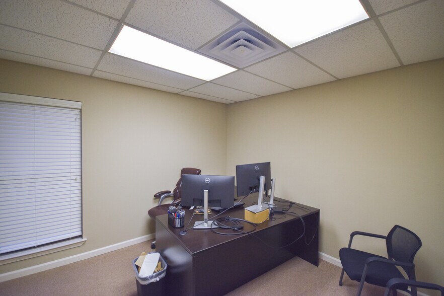More Photos Of 137 Shadow Oaks Dr, North Little Rock Office For Sale