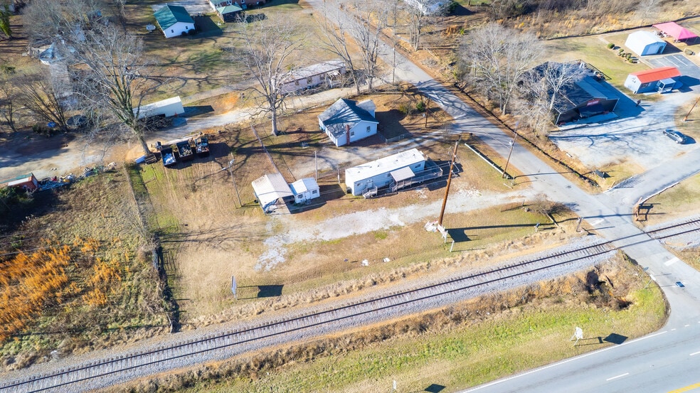 More Photos Of 207 Manley Dr, Anderson Office Residential For Sale