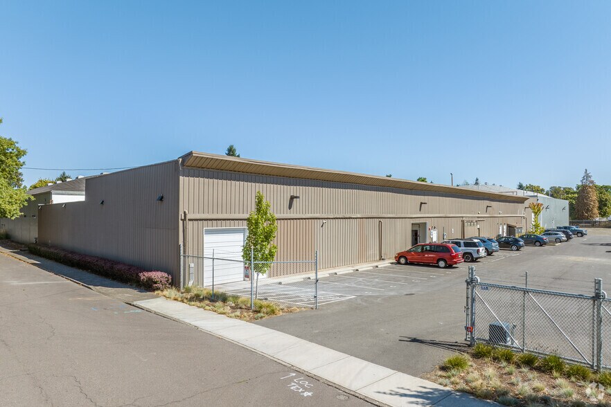 Primary Photo Of 560 21st St SE, Salem Manufacturing For Sale