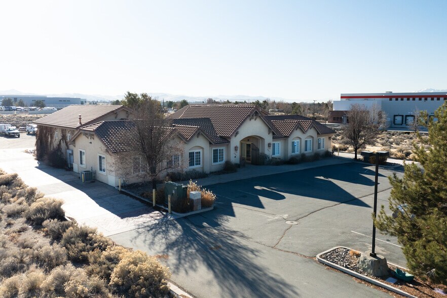 More Photos Of 130 Circuit Ct, Sparks Warehouse For Sale