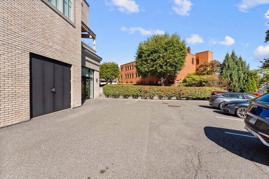 More Photos Of 21 Forest Street Unit# C1, New Canaan General Retail For Sale